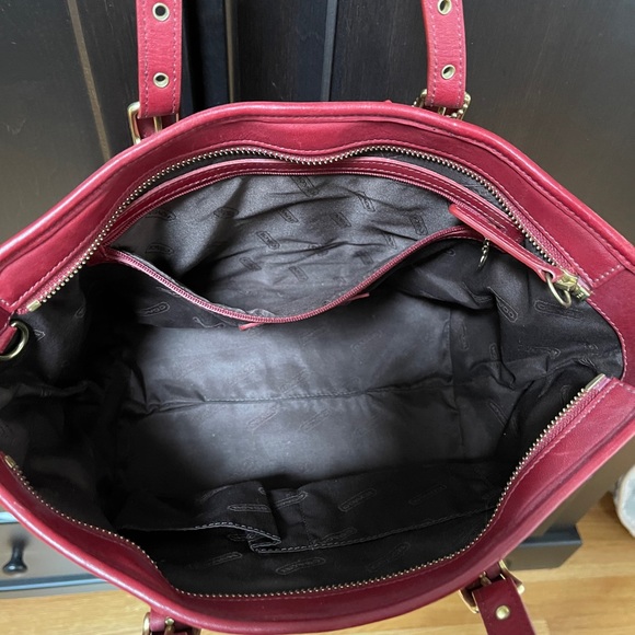 Coach red purse 👛 ❤️❤️❤️ - Picture 6 of 9